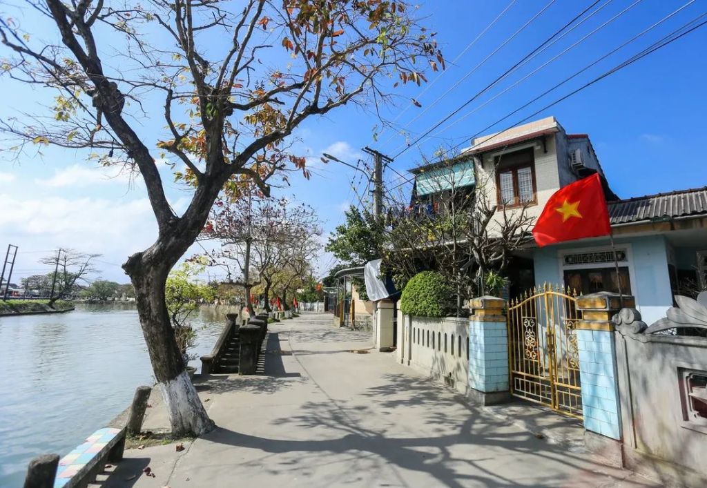 The village of Ba Ho that I visited is now celebrating Tet with a festive atmosphere. - 5