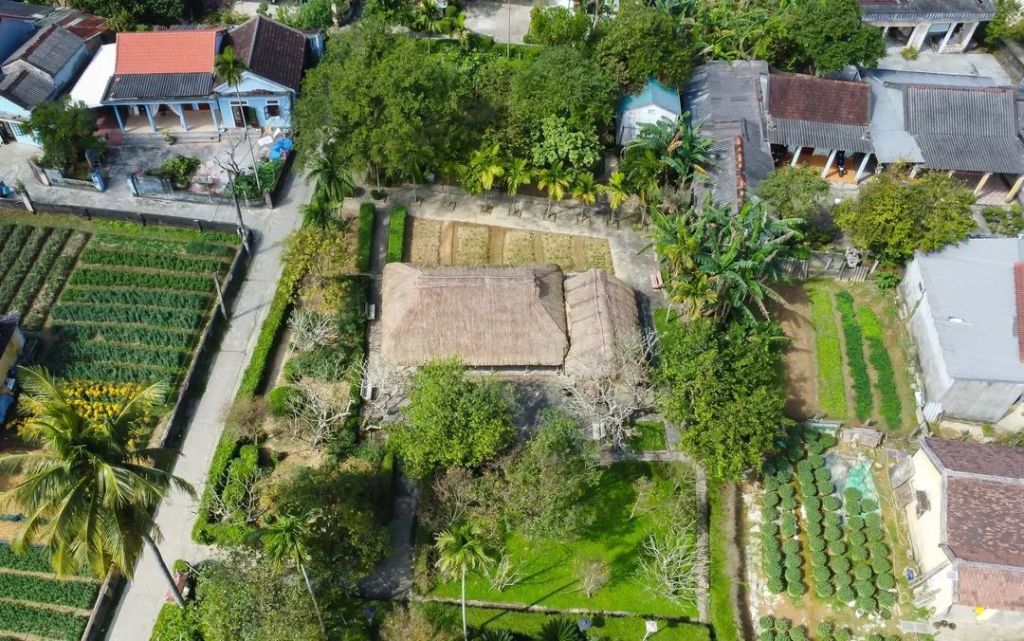 The village of Ba Ho that I visited is now celebrating Tet with a festive atmosphere. - 7