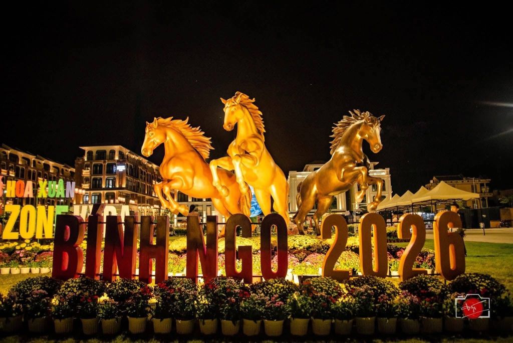 Chevaux multicolores de Huế ❤️-----------Source : Cité impériale de Huế Photo : Đăn - 5