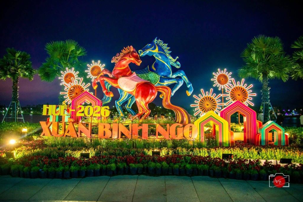 Chevaux multicolores de Huế ❤️-----------Source : Cité impériale de Huế Photo : Đăn - 6