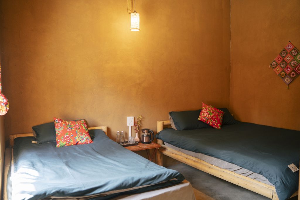 Homestay Ngà Pa Lô Lô Chải | Phòng Đôi 2 Giường - Nhà Trình Tường