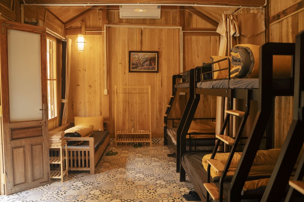 Dìn Homestay - Dormitorio con literas para 8 personas