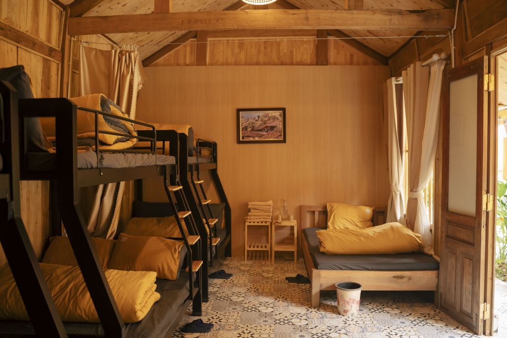 Dìn Homestay - Dormitorio con literas para 8 personas