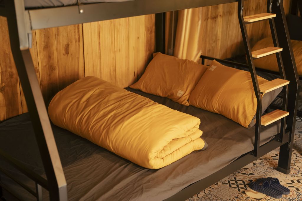 Dìn Homestay - Dormitorio con literas para 8 personas