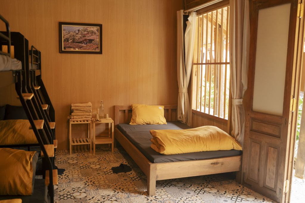 Dìn Homestay - Dormitorio con literas para 8 personas