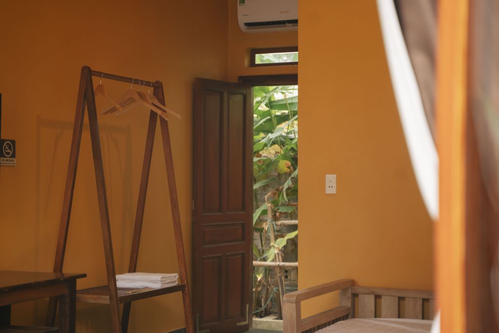 Dìn Homestay - 一间双人床 + 一张单人床的房间