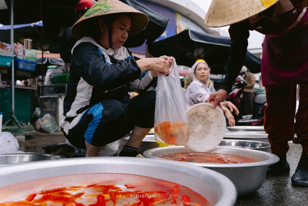 재래식 설날 23일, 오 탕이 올라가는 날 주방은 아직 따뜻하고 연기가 피어오릅니다. - 6