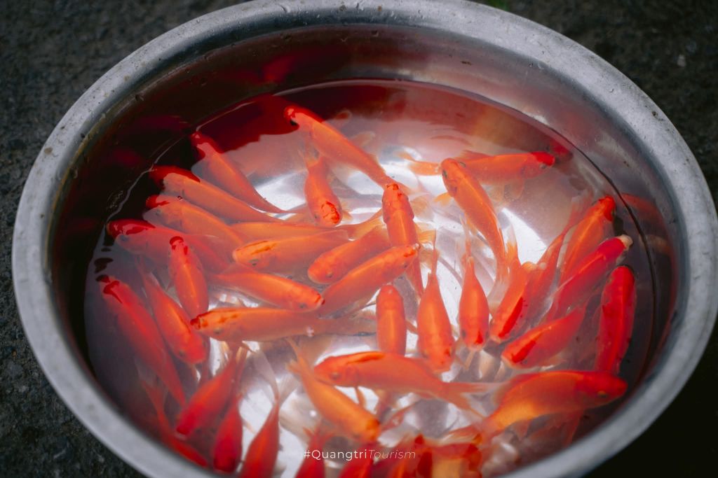 재래식 설날 23일, 오 탕이 올라가는 날 주방은 아직 따뜻하고 연기가 피어오릅니다. - 7