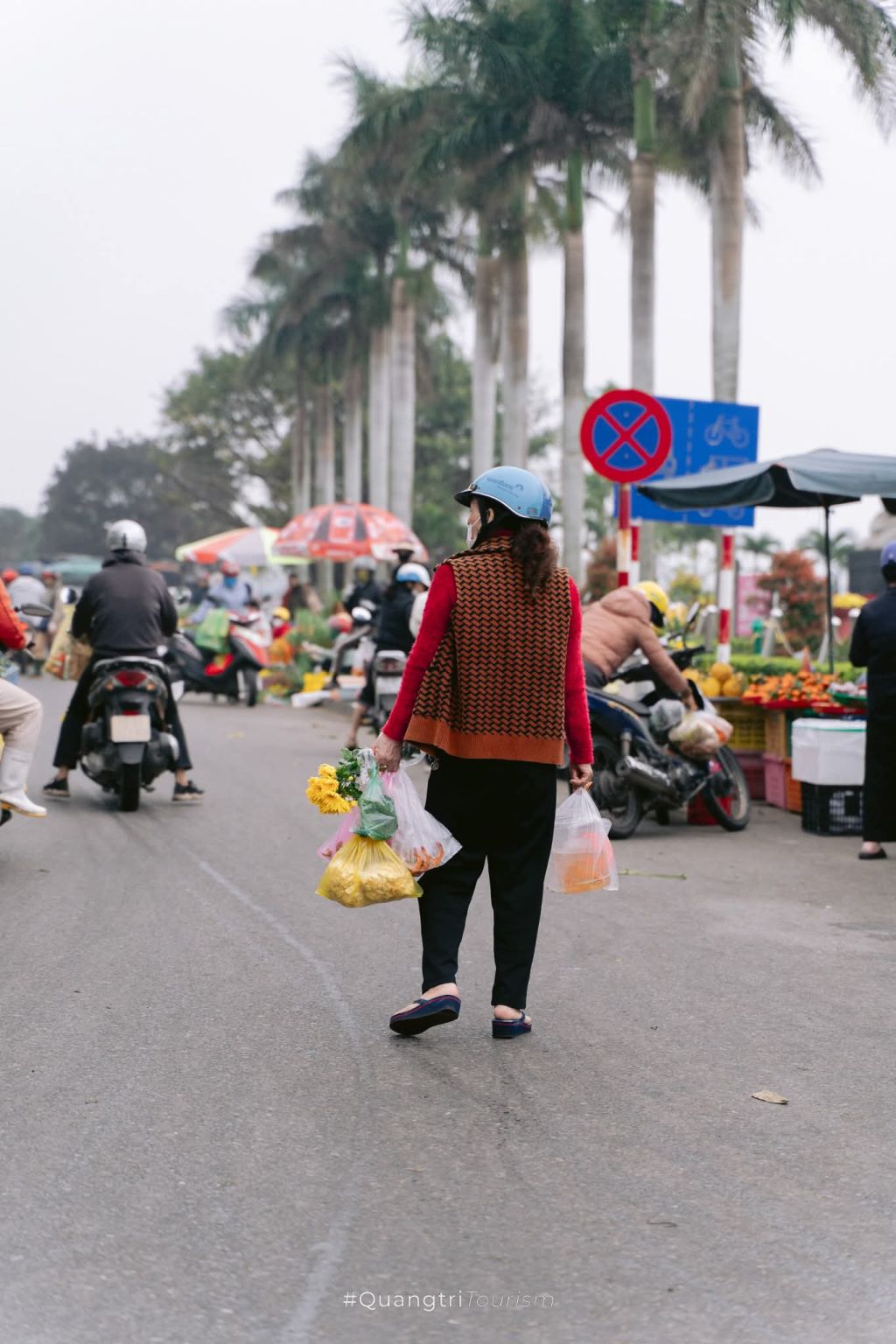 재래식 설날 23일, 오 탕이 올라가는 날 주방은 아직 따뜻하고 연기가 피어오릅니다. - 8