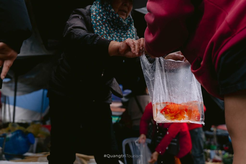 재래식 설날 23일, 오 탕이 올라가는 날 주방은 아직 따뜻하고 연기가 피어오릅니다. - 9