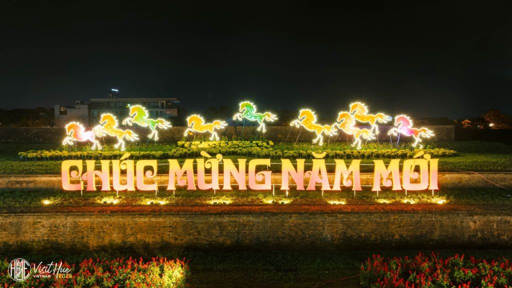 🎠 THE HORSE MASCOT AT HUE SPRING FESTIVAL 2026 – DISTINCTIVE FROM THE SPIRIT - 7