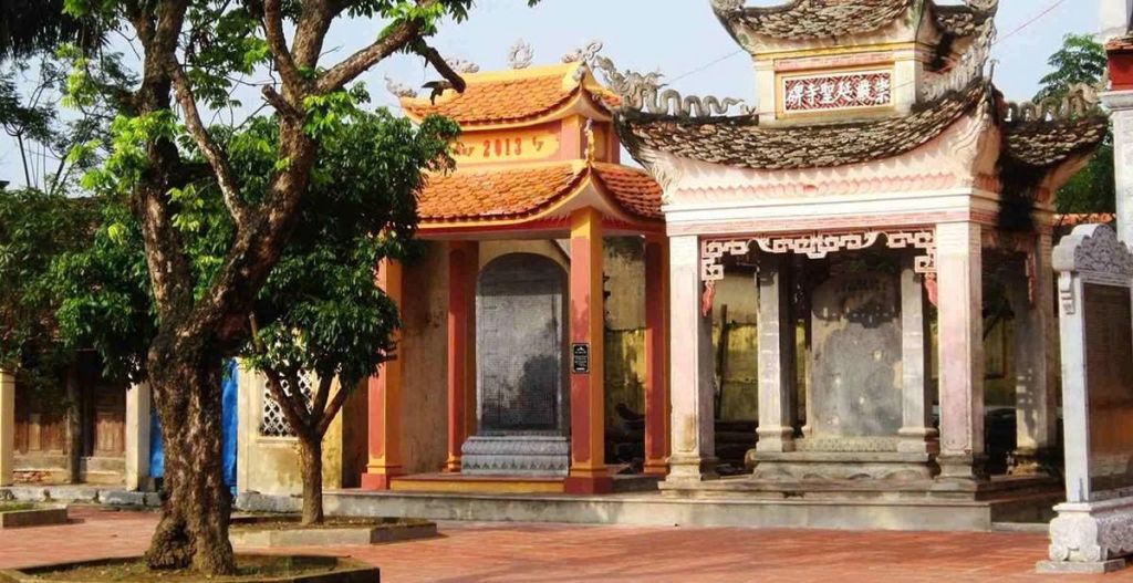 🏯 崇庆寺 – 哈山森林中的神圣空间 - ảnh 1