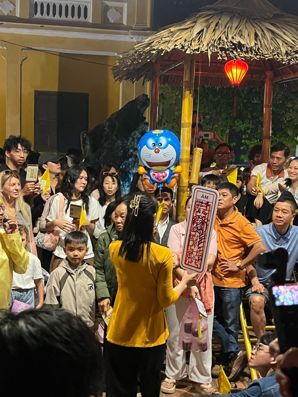 The first day of Tet in the heart of Hoi An – many people, but the heart is not crowded. - 2