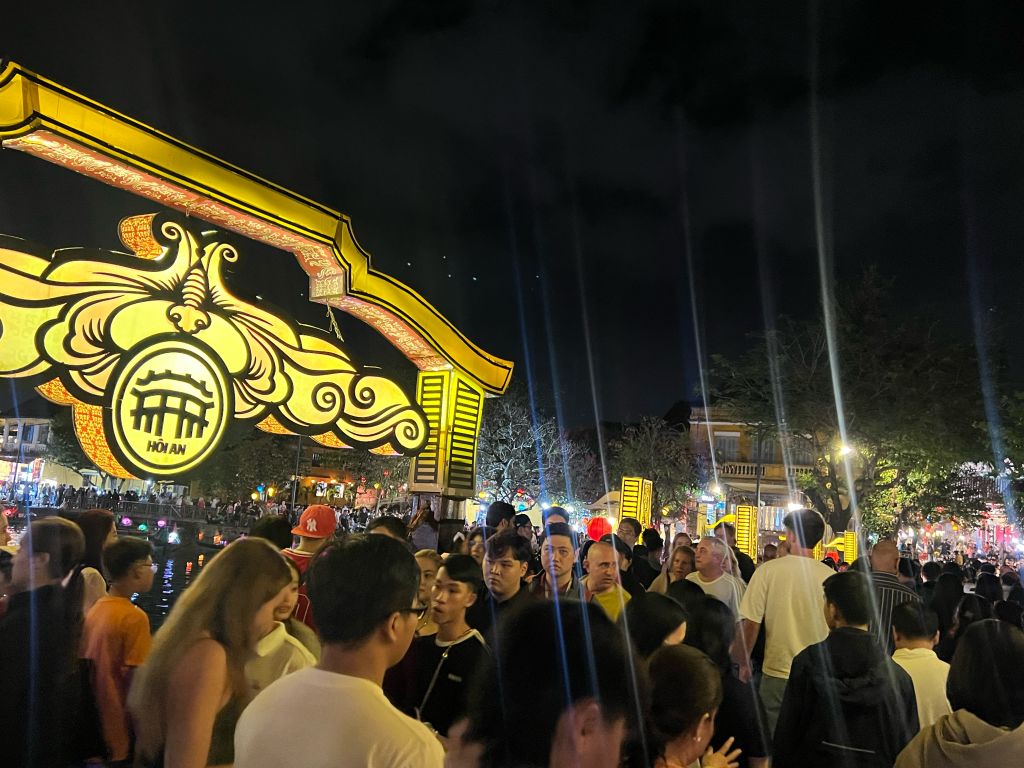 The first day of Tet in the heart of Hoi An – many people, but the heart is not crowded. - 3