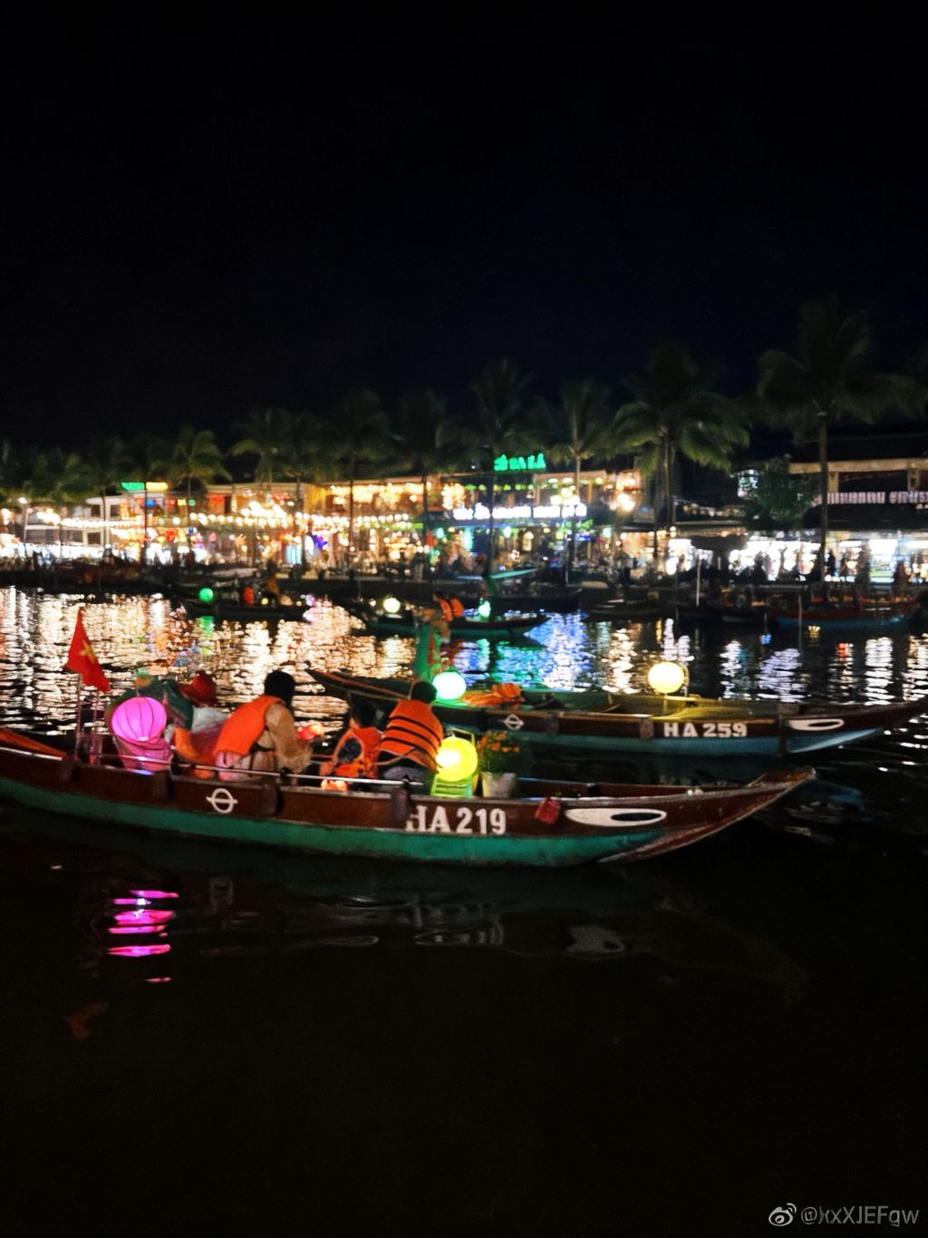 El primer día del Tet en el corazón del casco antiguo de Hoi An: mucha gente, pero el corazón vacío. - 5