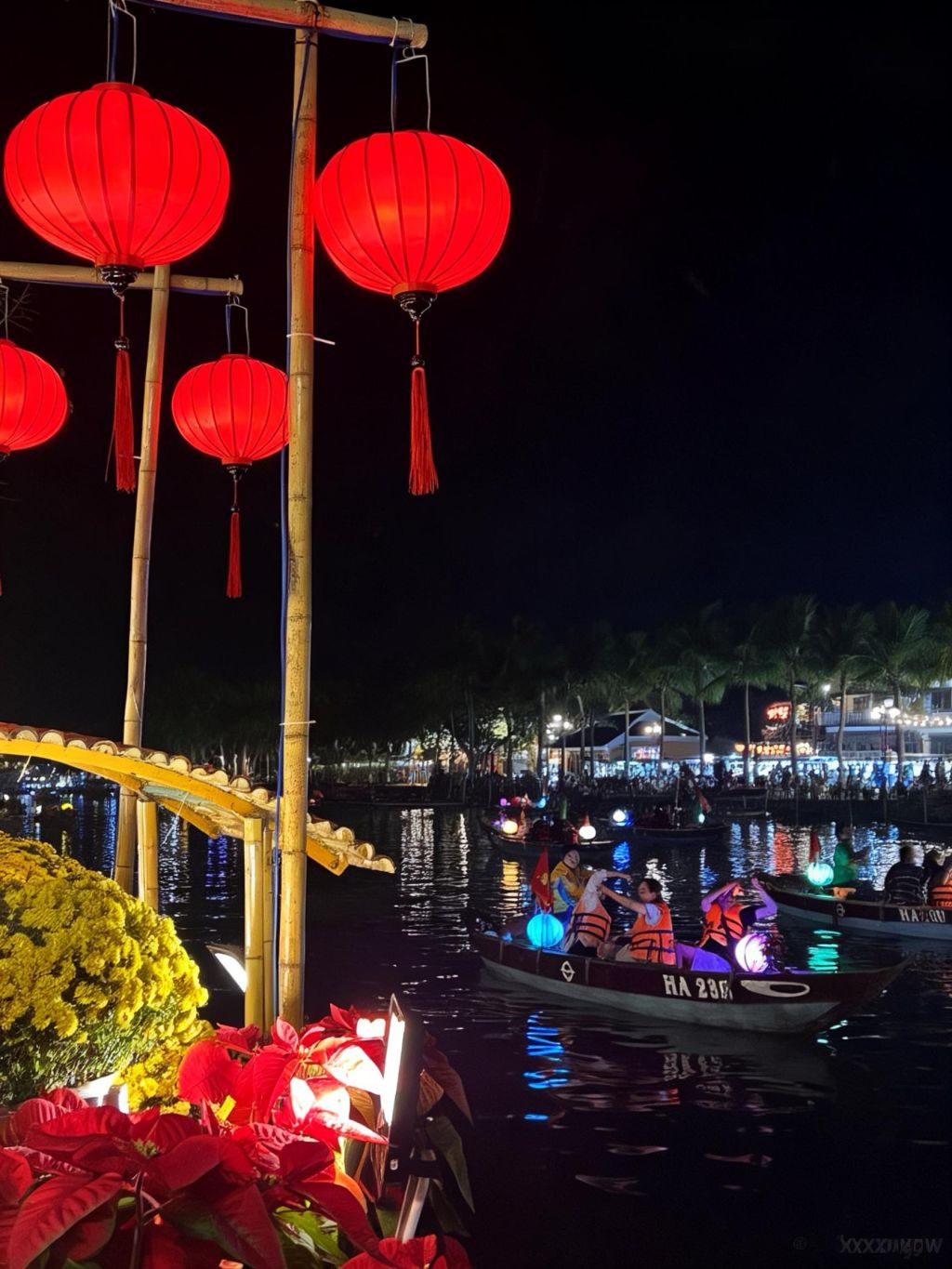 El primer día del Tet en el corazón del casco antiguo de Hoi An: mucha gente, pero el corazón vacío. - 6