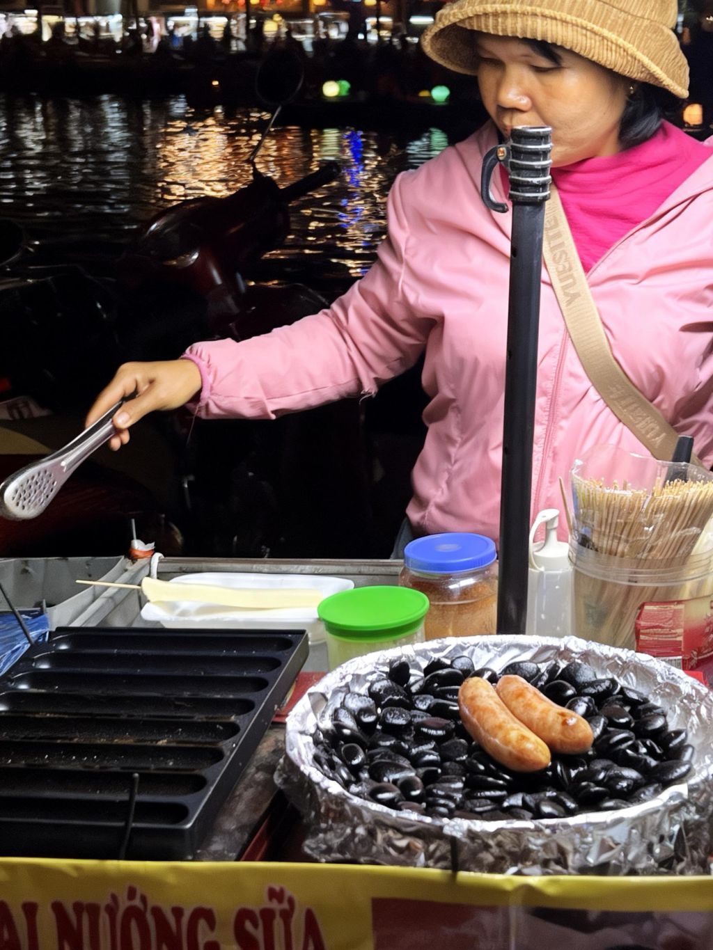El primer día del Tet en el corazón del casco antiguo de Hoi An: mucha gente, pero el corazón vacío. - 10