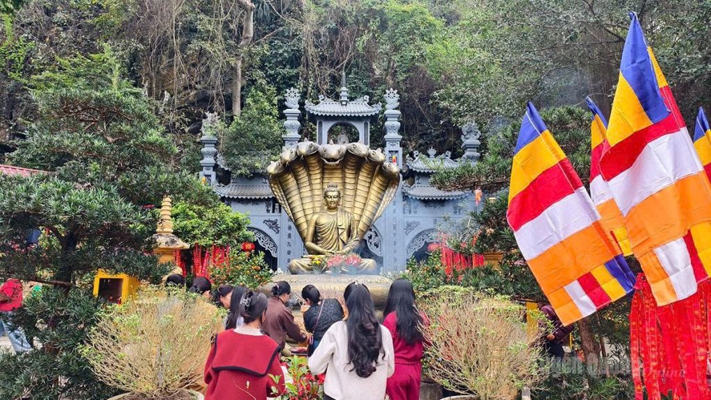 Tuyên Quang: Spiritual tourism attracts visitors at the beginning of Spring. - 4