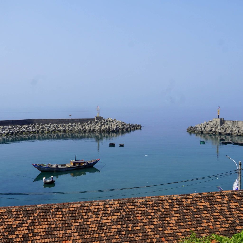 KICKSTART THE NEW YEAR WITH A TRIP TO CON CO ISLAND  
The beginning of the year is the time to travel. - 3