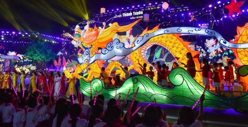 What Is Special About Nguyen Tat Thanh Square In Tuyen Quang? - ảnh 5