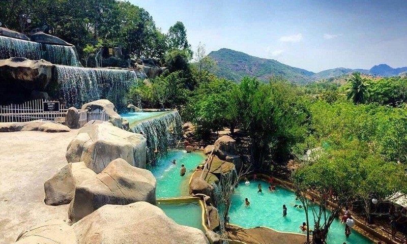 What does Mỹ Lâm hot spring in Tuyên Quang have to offer? Explore the famous retreat in the midst of the mountains and forests.