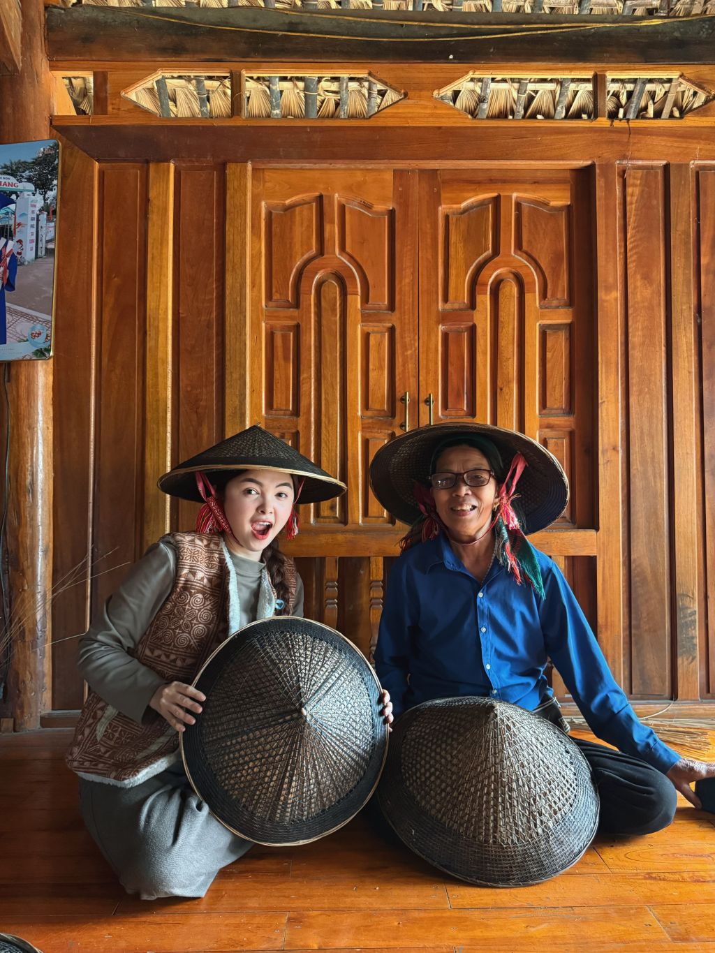 The conical hat is closely associated with the Tay people in Xuân Giang commune, Quang district. - ảnh 5