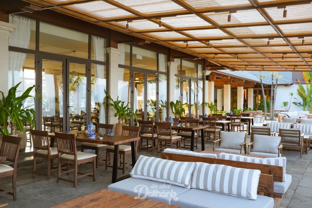 A brand new seaside restaurant for check-in enthusiasts who love taking photos. - ảnh 5