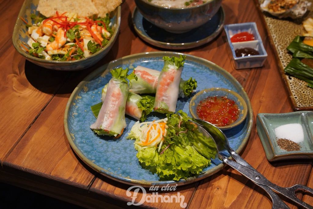 A brand new seaside restaurant for check-in enthusiasts who love taking photos. - ảnh 13