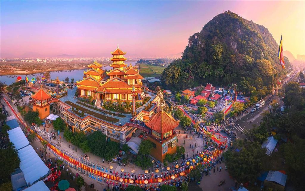 Suggestions for a spiritual festival experience in Da Nang in April. - 1