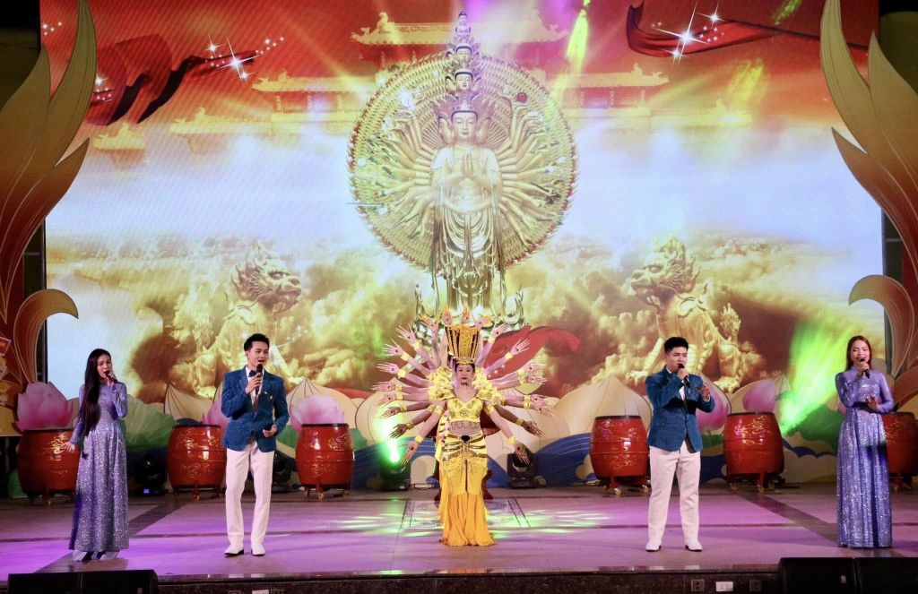 Suggestions for a spiritual festival experience in Da Nang in April. - 4