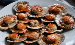 Oc Oanh Vinh Khanh – a snail restaurant that has been the pioneer of the "snail street" in District 4 for 20 years. - ảnh 8