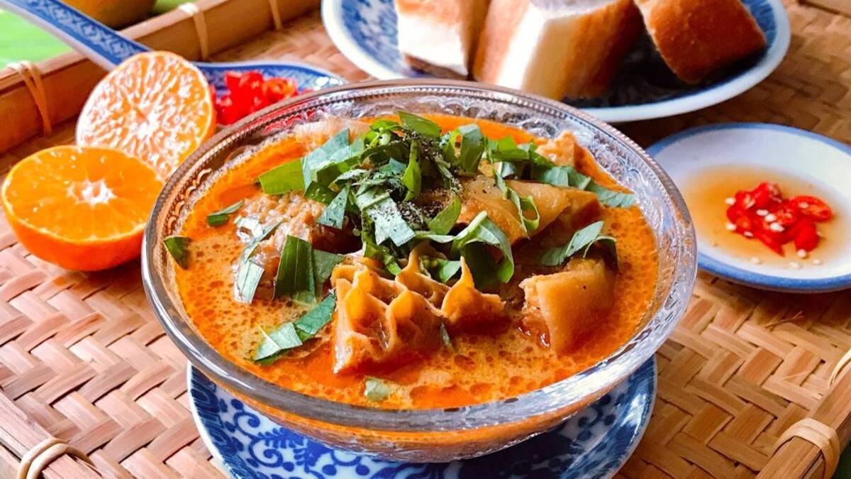 Dì Nủi's beef phá lấu – 40 years in the alley of Xóm Chiếu, with the rich coconut broth of District 4. - ảnh 7
