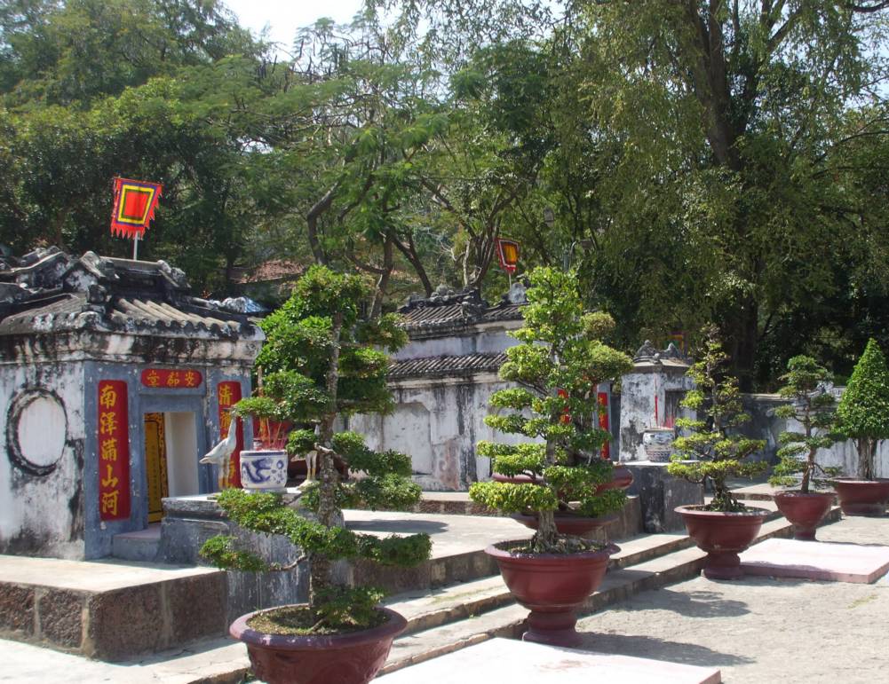 National Martyrs' Cemetery Truong Son — Morning at Ben Tat Hill - 4