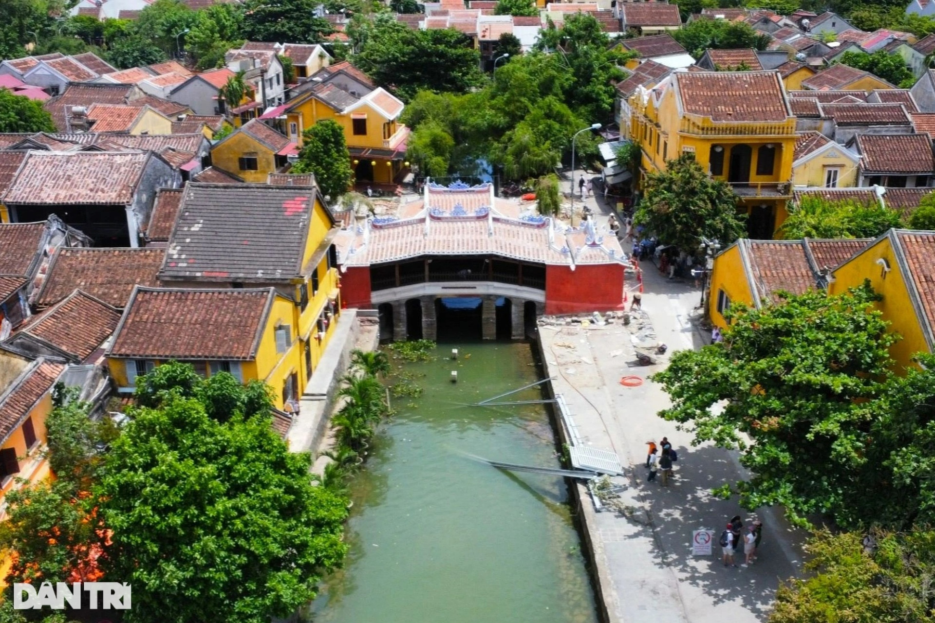 Hội An's Covered Bridge – a 400-year-old wooden bridge and a living symbol of the ancient town. - ảnh 5