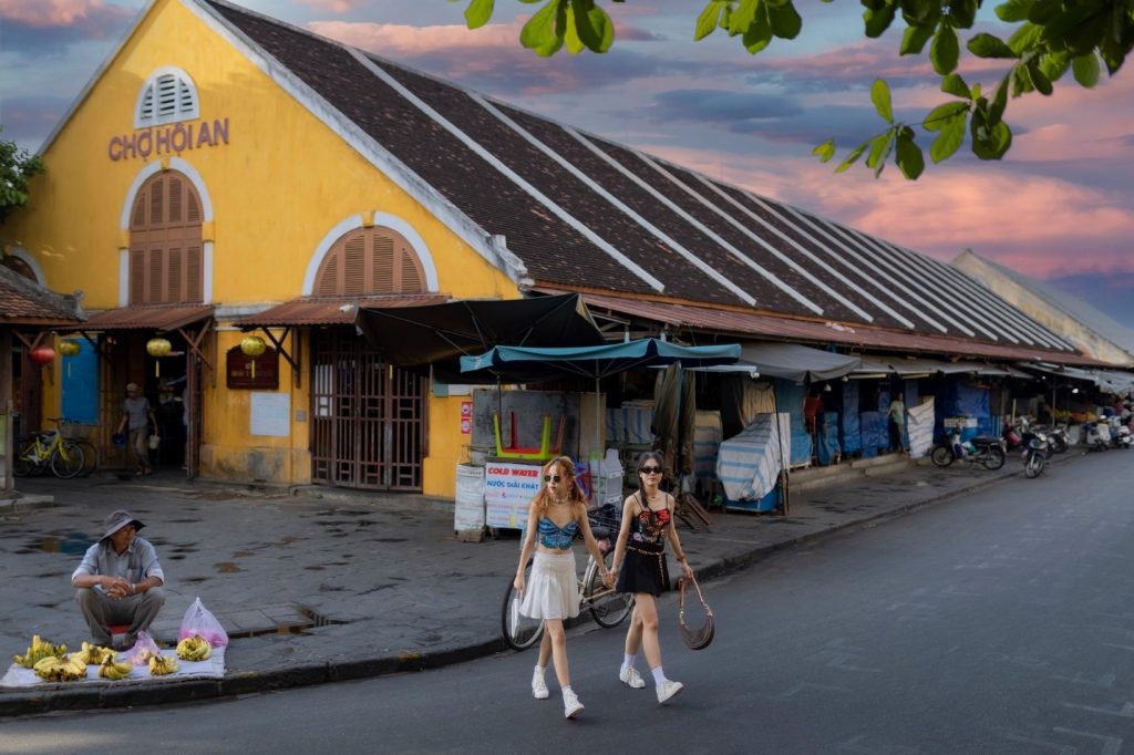 Hoi An Market in the morning – a leisurely riverside market filled with delightful aromas. - 2