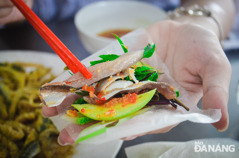 Nam Ô fish salad – a specialty of the fishing village at the foot of Hai Van Pass. - ảnh 8