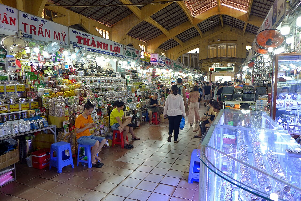 Ben Thanh Market — Saigon's cuisine under one roof - 2