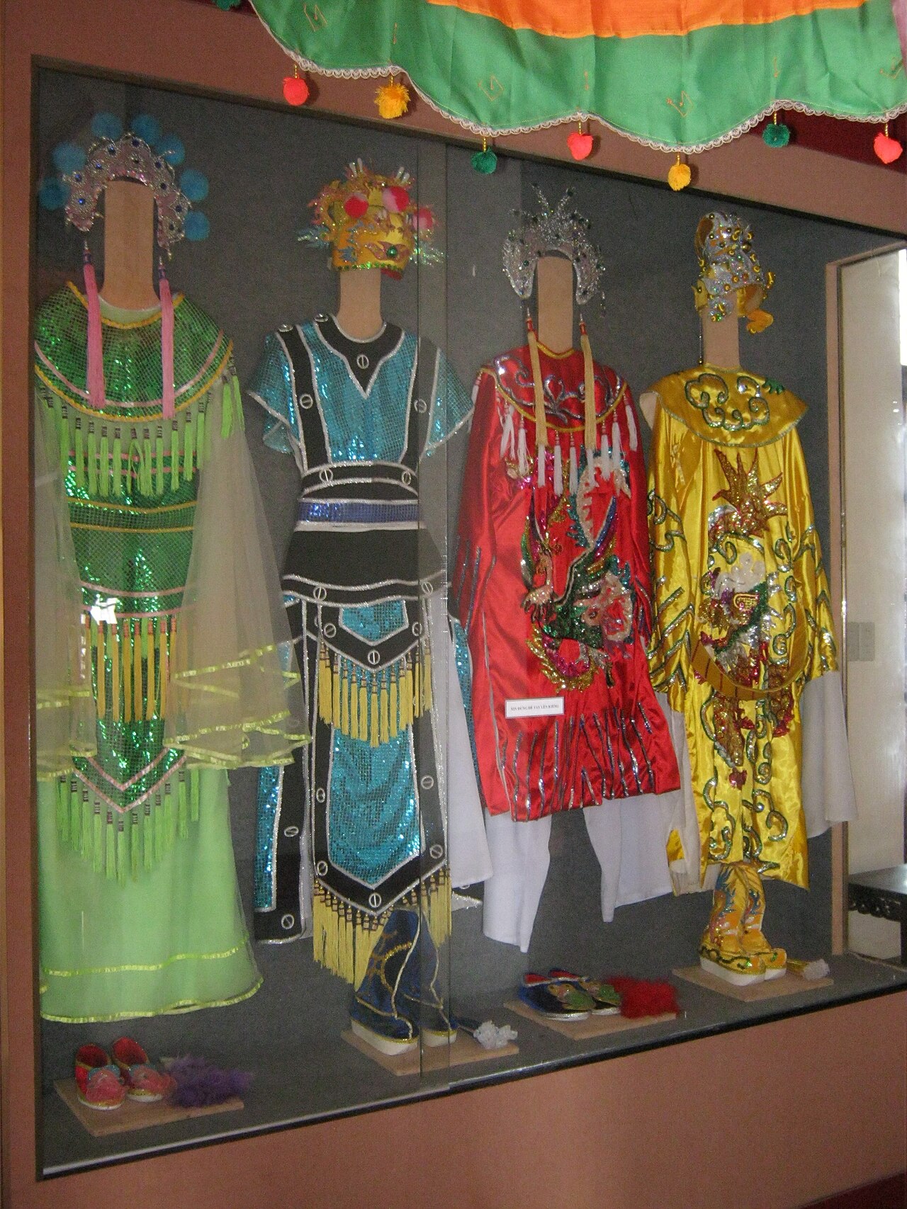 Nguyen Hien Dinh Tuong Theater – a night living with the theatrical heritage of Quang. - 2