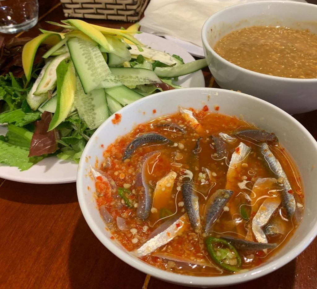 Nam Ô fish salad – a specialty of the fishing village at the foot of Hai Van Pass. - 3