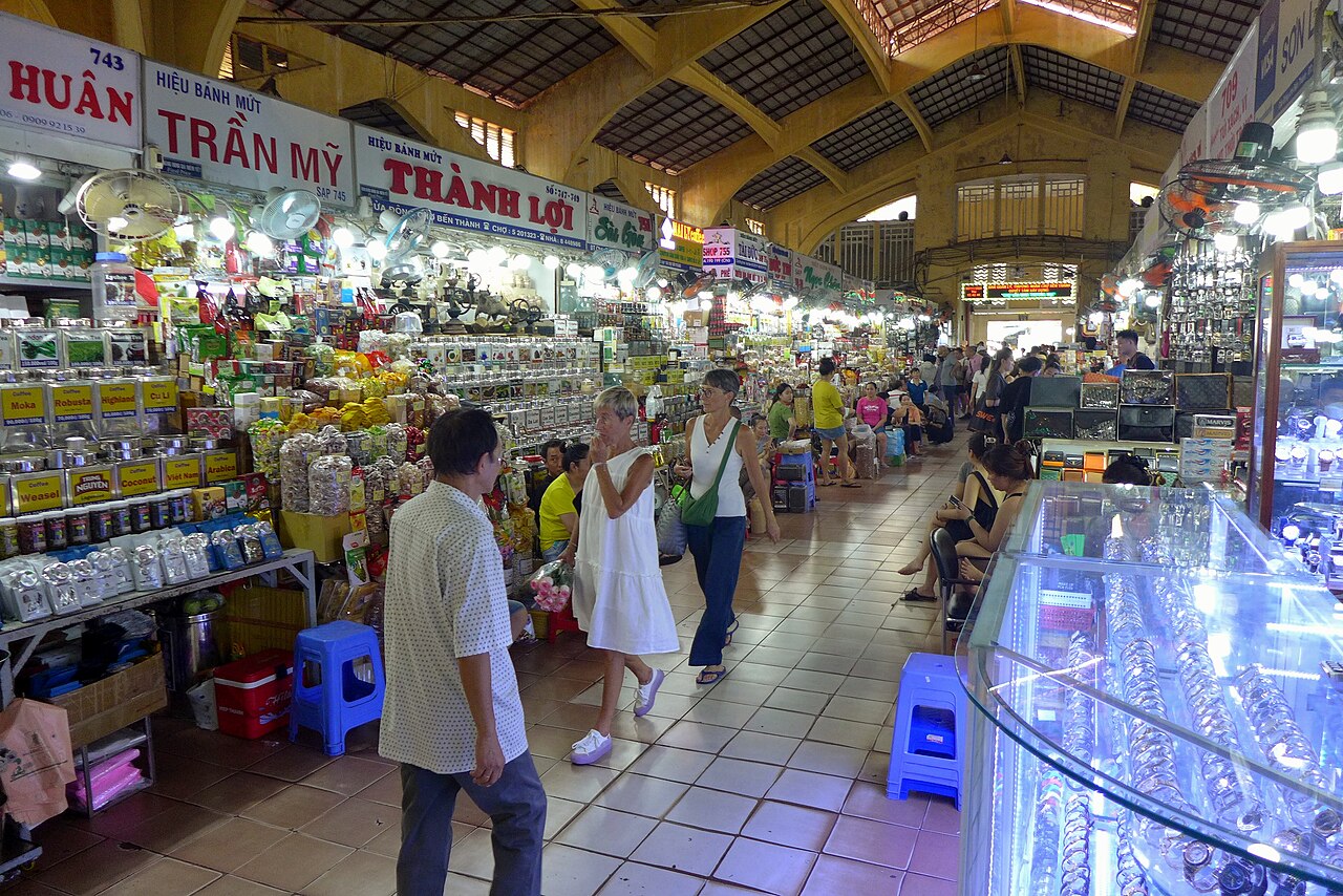 Ben Thanh Market — Saigon's cuisine under one roof - 3