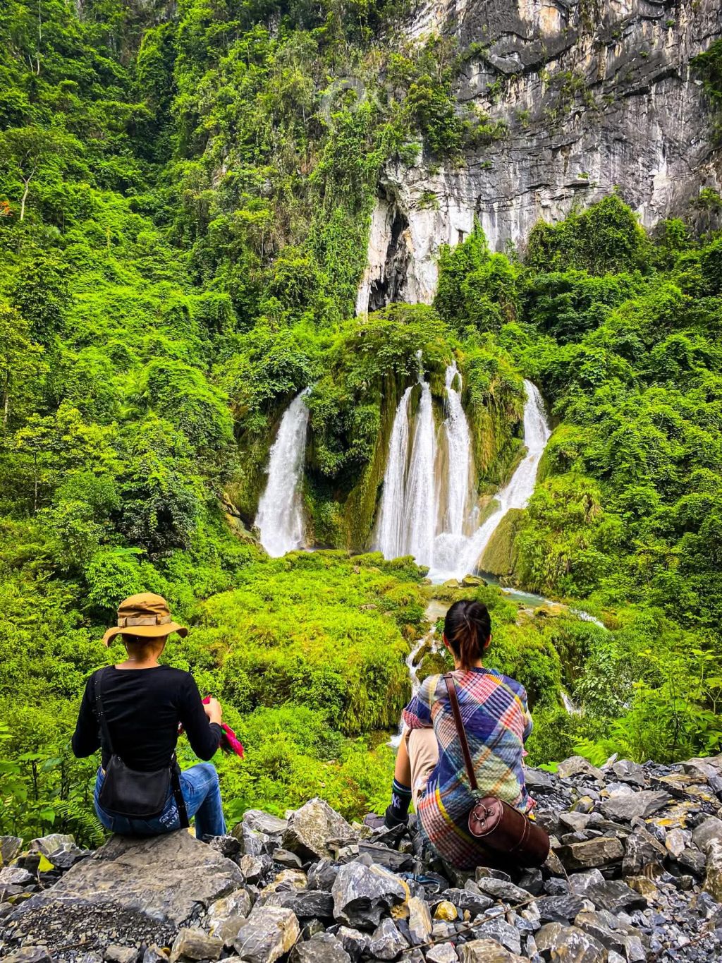 Recientemente, esta cascada ha ganado mucha popularidad en Hà Giang... la cascada Phìn T. - ảnh 5