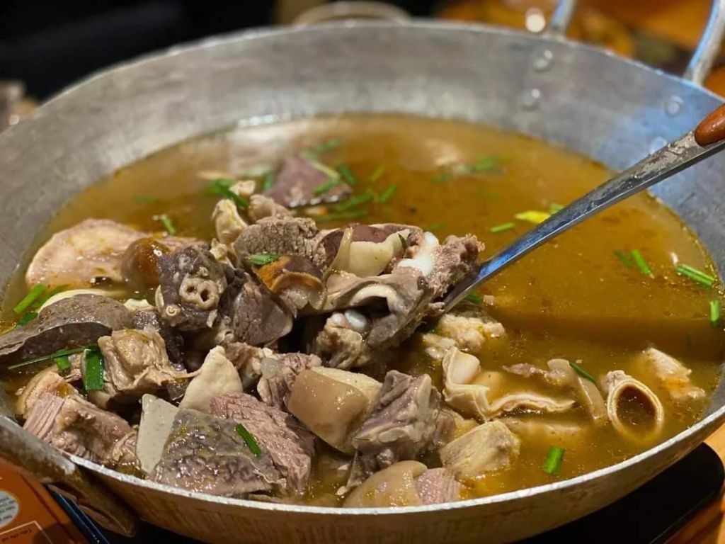 Càn Quét Hà Giang: 5 Unique Dishes That Will Blow Your Mind!