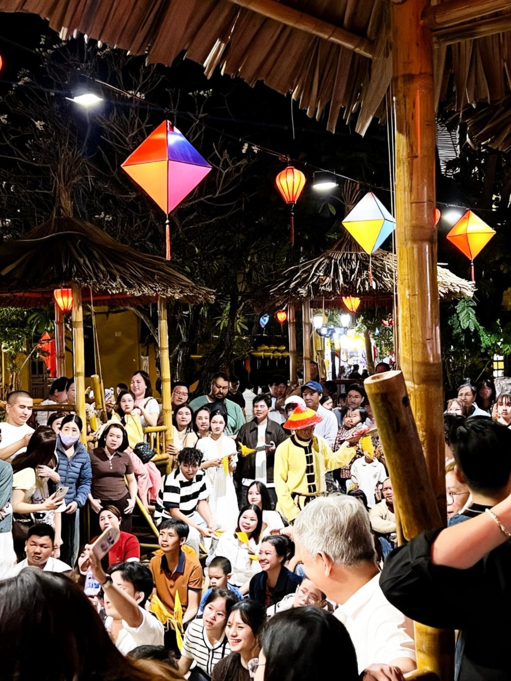 Come to Hoi An from around 5 PM to the evening, you will feel... - 1