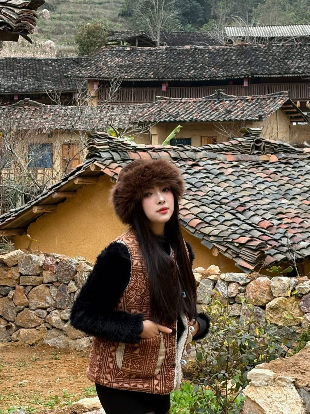 The Thên Pả - a place that serves as a tranquil retreat beneath the cotton trees. - 1