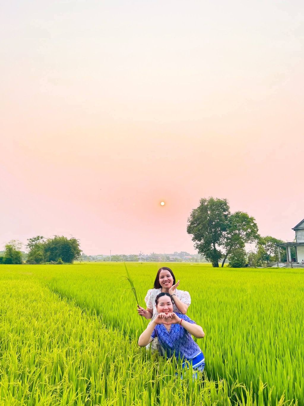 That means she understands what you're implying. Let's arrange to help her mother. - 4