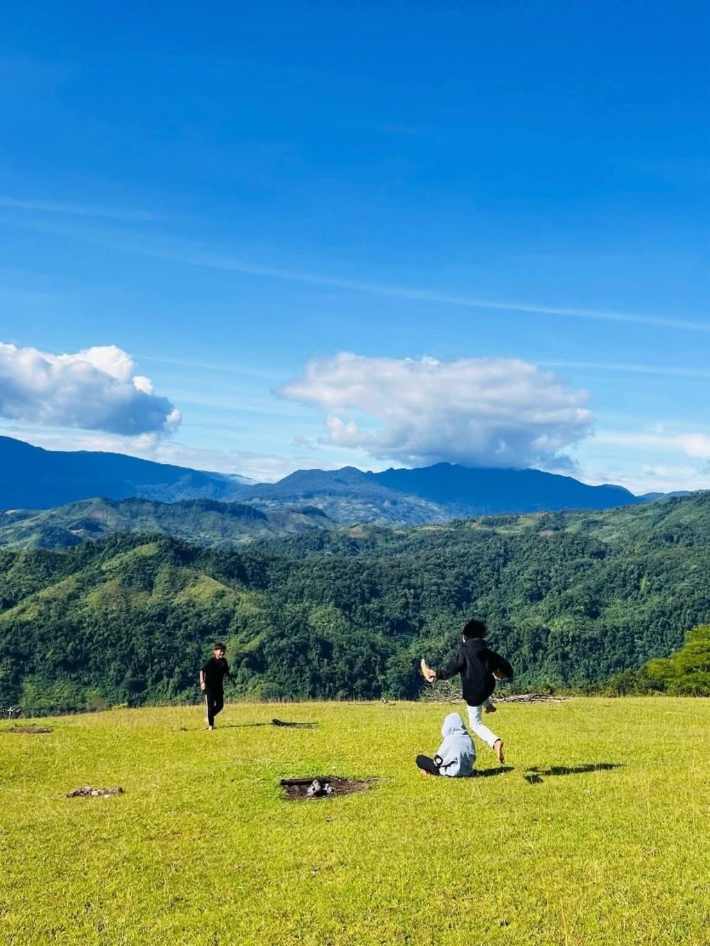 A must-visit spot in Da Nang. Gather your friends and go! - 1