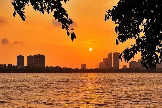 西湖这个季节：再次受到关注的观赏日落的好地方 - ảnh 5