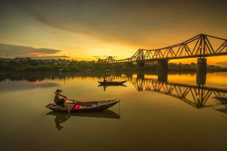 Discover Long Bien Bridge – A historical landmark and experiential space in the heart of Hanoi. - ảnh 6