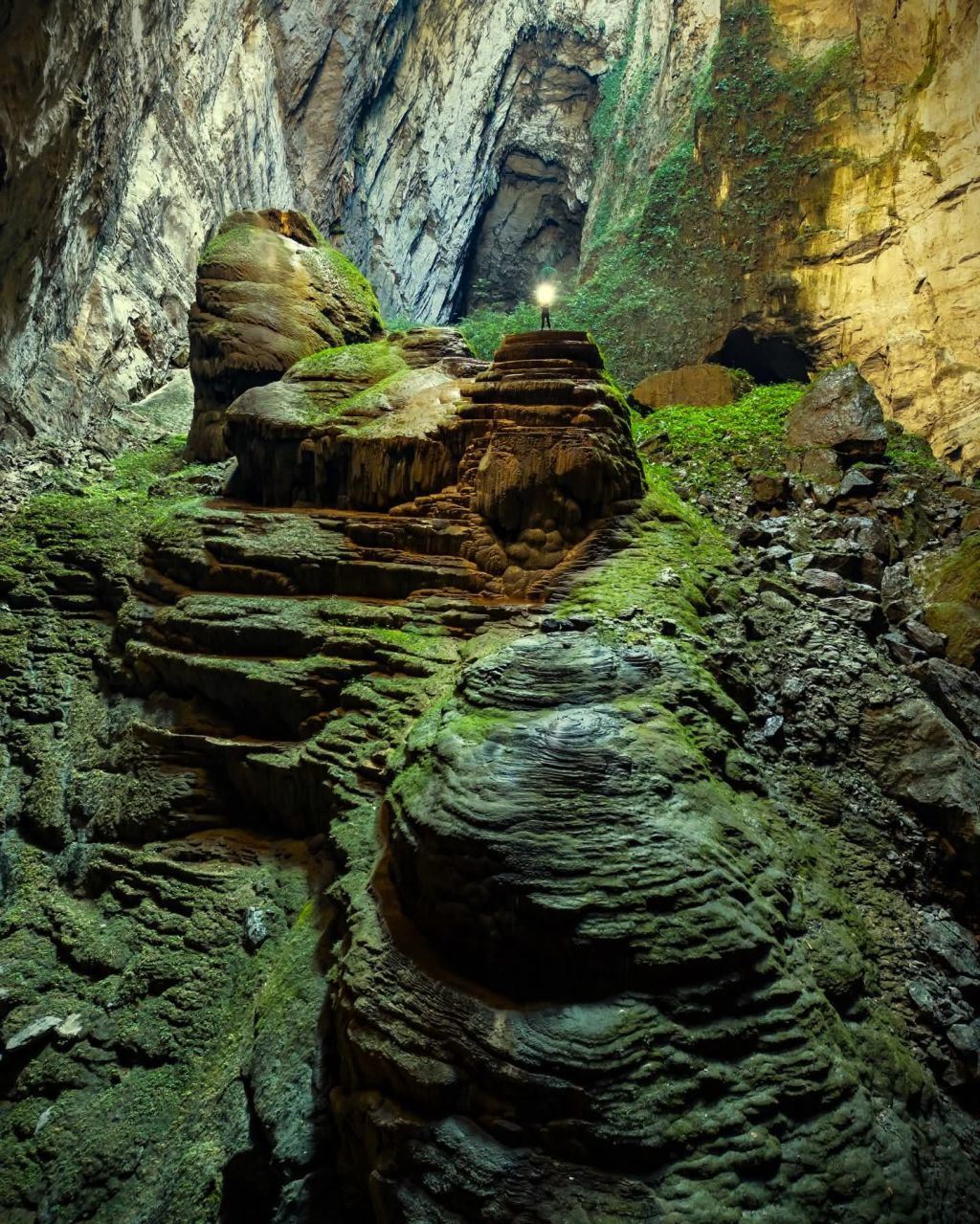 A place in Vietnam that you can't just go to if you have money. - ảnh 12