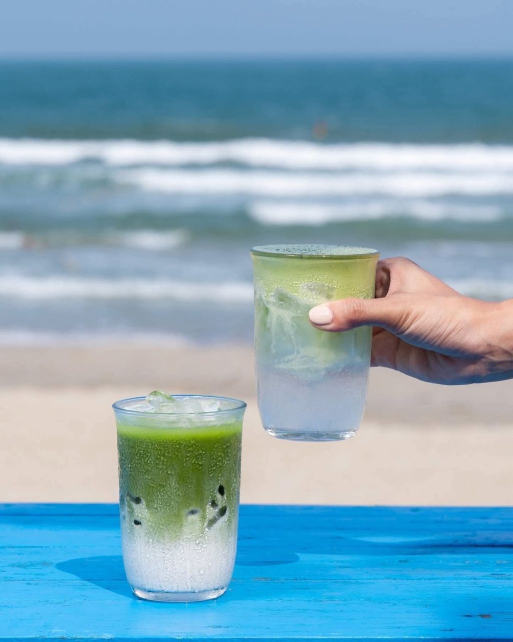 Da Nang has another colorful beachfront café. - 3